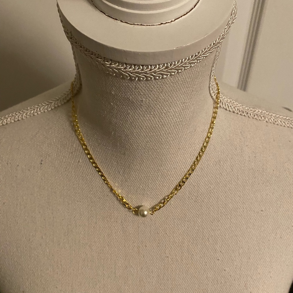 NEW! Uncommon James Statement Pearl Necklace ✨